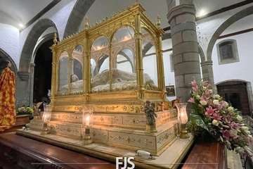 Preparación de los pasos de la Semana Santa de San Juan/Francisco Javier Santana.